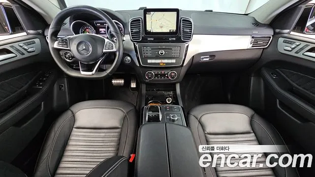 Mercedes-Benz GLE-класс — интерьер