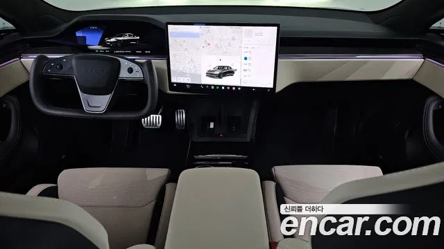 Tesla Model S — интерьер