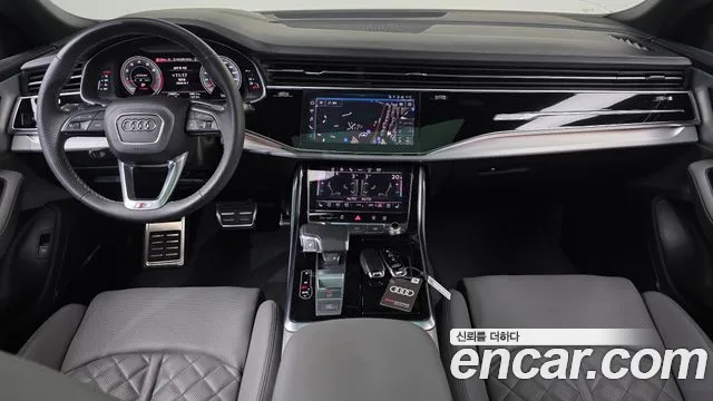Audi Q8 — интерьер
