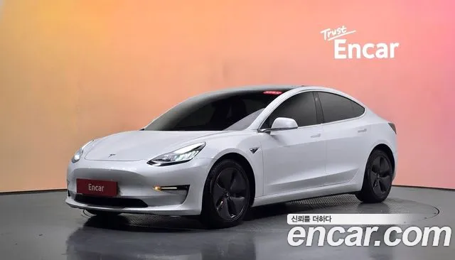 Tesla Model 3 — экстерьер