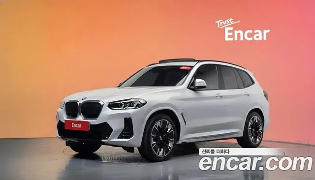 BMW iX3 — экстерьер