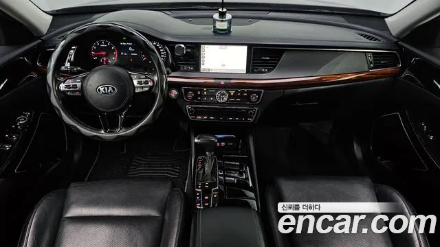 Kia K7 — интерьер