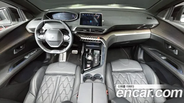 Peugeot 5008 — интерьер