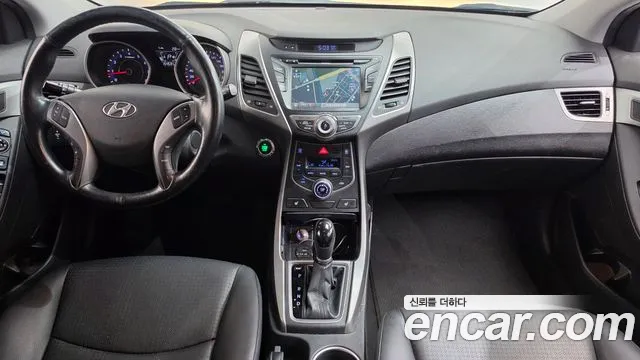Hyundai Elantra — интерьер