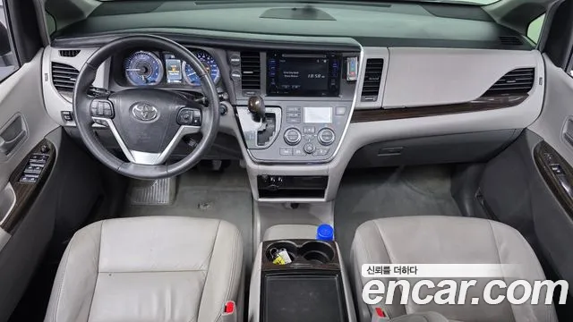 Toyota Sienna — интерьер