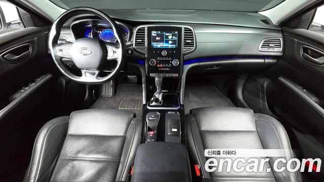 Renault Korea SM6 — интерьер