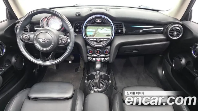 MINI Cooper — интерьер