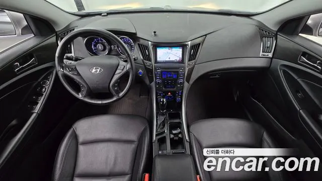 Hyundai Sonata — интерьер