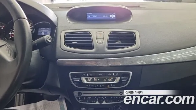 Renault Korea SM3 — интерьер