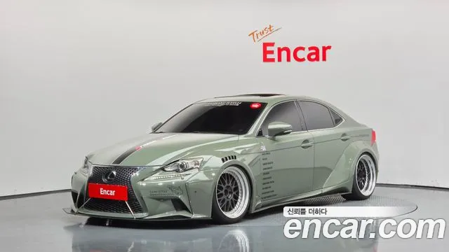 Lexus IS — экстерьер