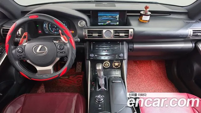 Lexus IS — интерьер