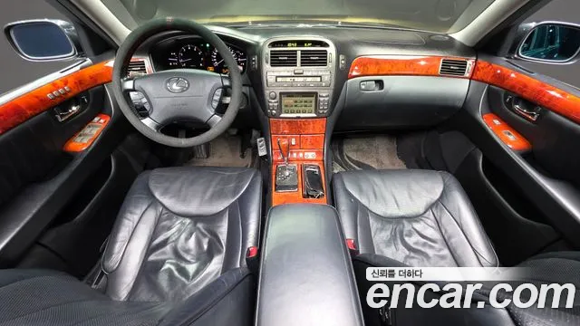 Lexus LS — интерьер
