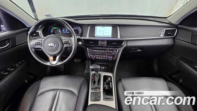 Kia K5 — интерьер