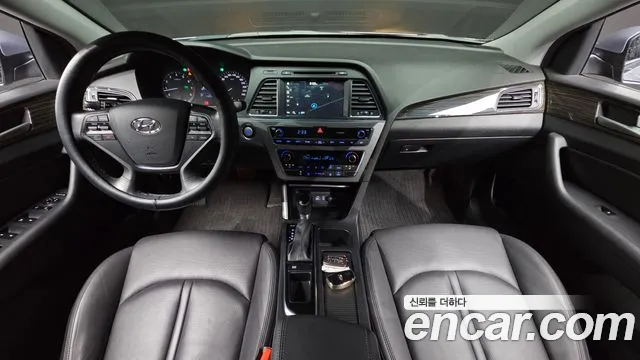 Hyundai Sonata — интерьер