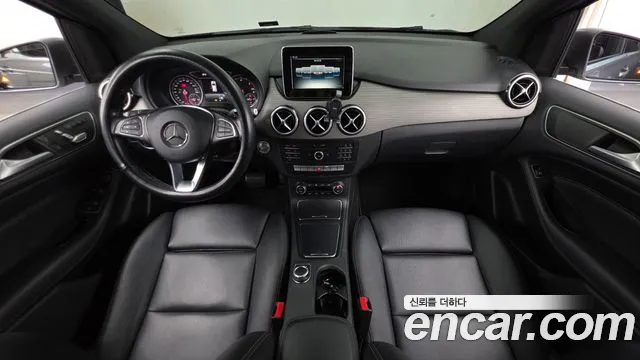 Mercedes-Benz B-класс — интерьер