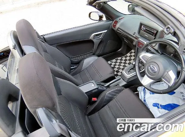 Daihatsu Copen — интерьер