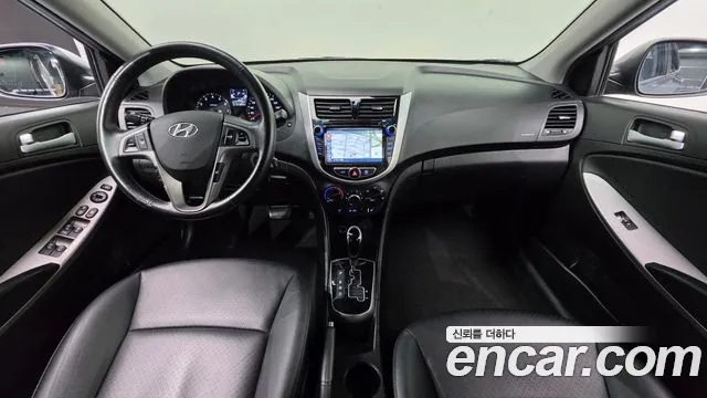 Hyundai Accent — интерьер