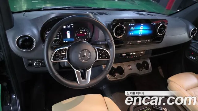 Mercedes-Benz Sprinter — интерьер