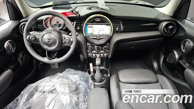 MINI Cooper — интерьер
