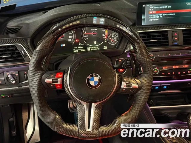 BMW M4 — интерьер