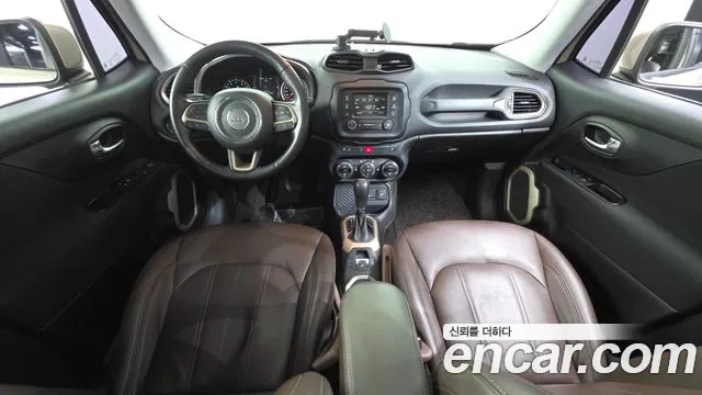 Jeep Renegade — интерьер