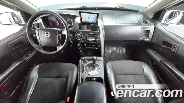 KG Mobility Korando — интерьер