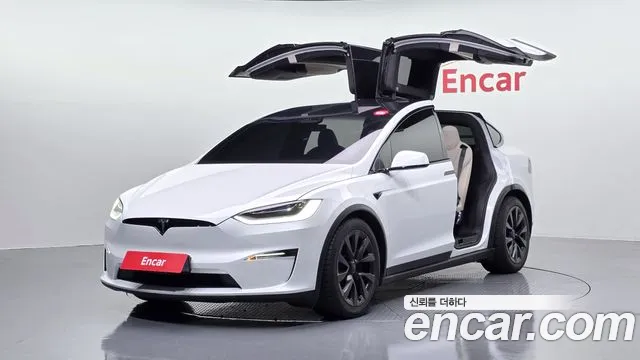 Tesla Model X — экстерьер