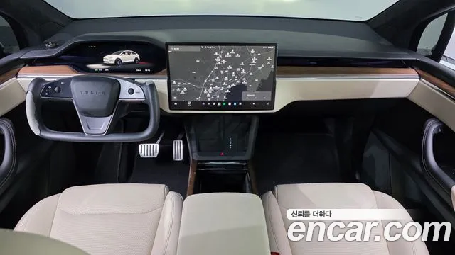 Tesla Model X — интерьер