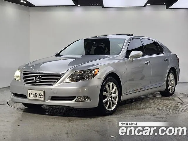 Lexus LS — экстерьер
