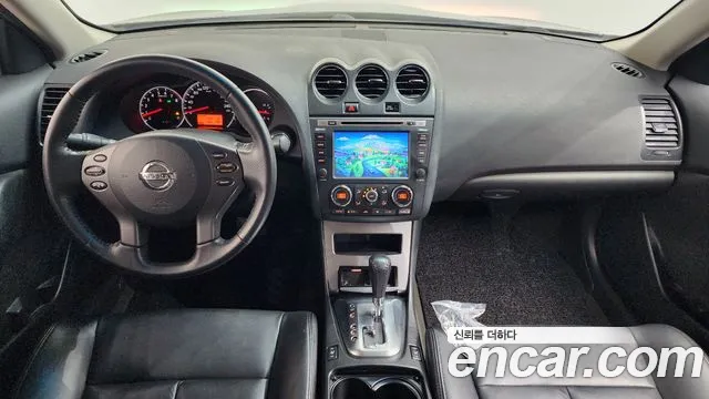 Nissan Altima — интерьер