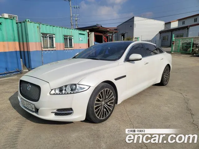 Jaguar XJ — экстерьер