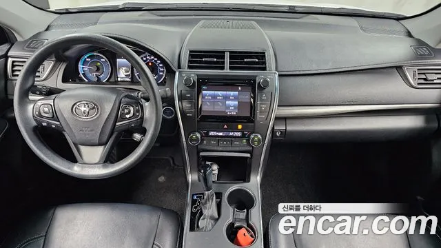 Toyota Camry — интерьер