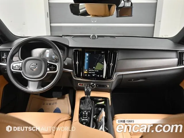 Volvo V90 — интерьер
