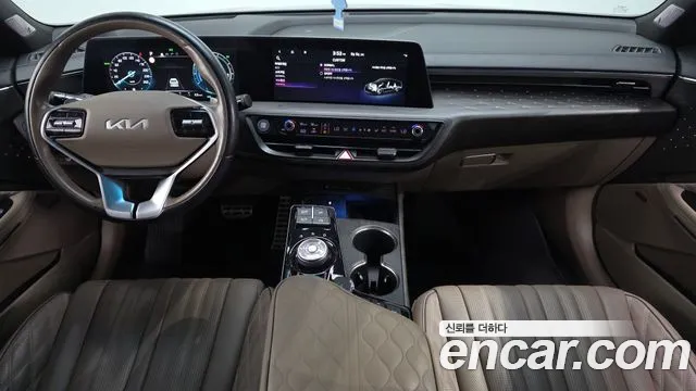 Kia K8 — интерьер