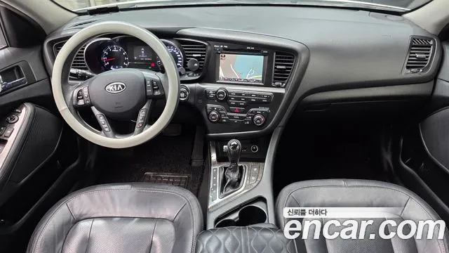 Kia K5 — интерьер