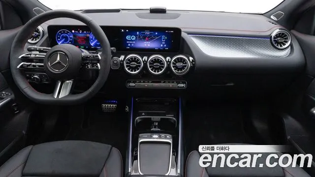 Mercedes-Benz EQA — интерьер