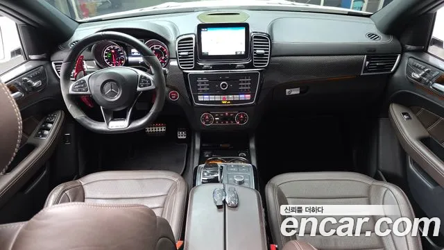 Mercedes-Benz GLE-класс — интерьер