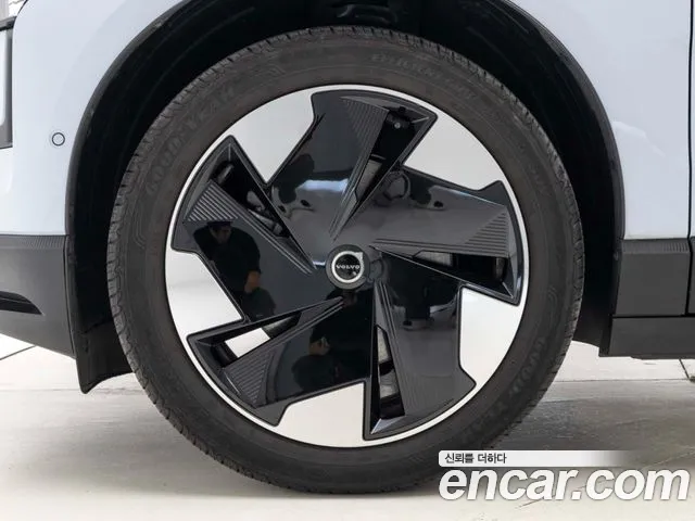 Volvo EX30 — интерьер