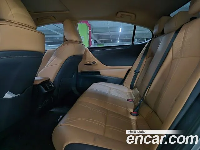 Lexus ES — интерьер