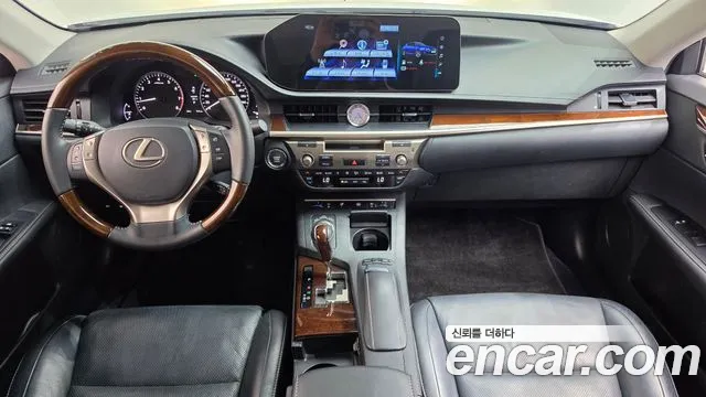 Lexus ES — интерьер