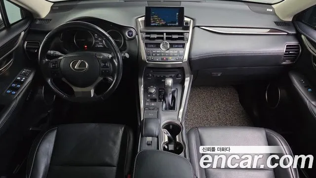 Lexus NX — интерьер
