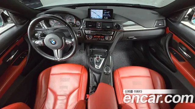 BMW M4 — интерьер