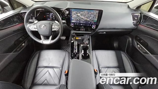 Lexus NX — интерьер