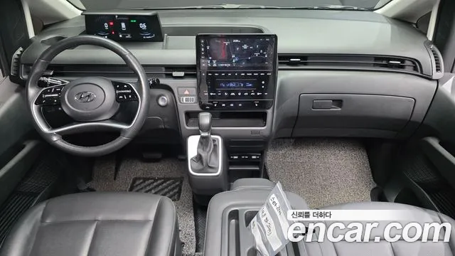 Hyundai Staria — интерьер