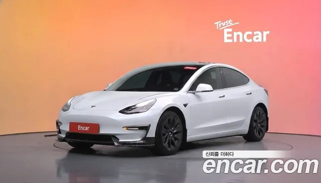 Tesla Model 3 — экстерьер