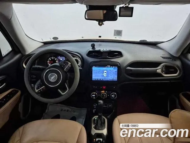 Jeep Renegade — интерьер