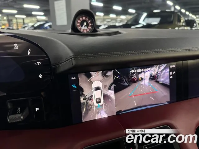 Porsche Taycan — интерьер