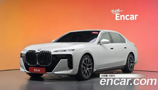 BMW i7 — экстерьер