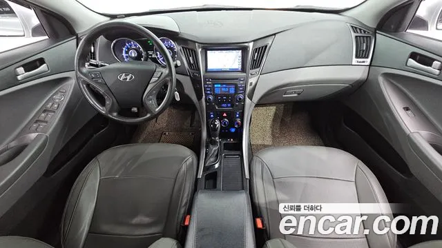 Hyundai Sonata — интерьер