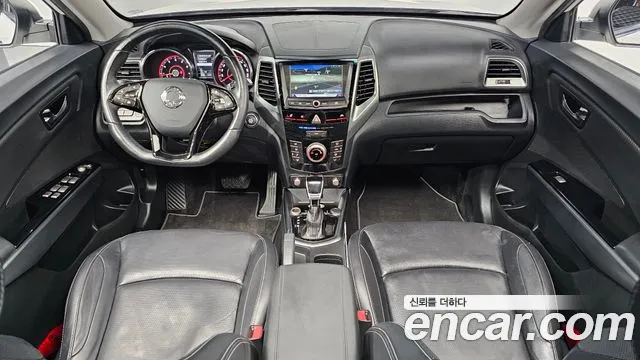 KG Mobility Tivoli — интерьер